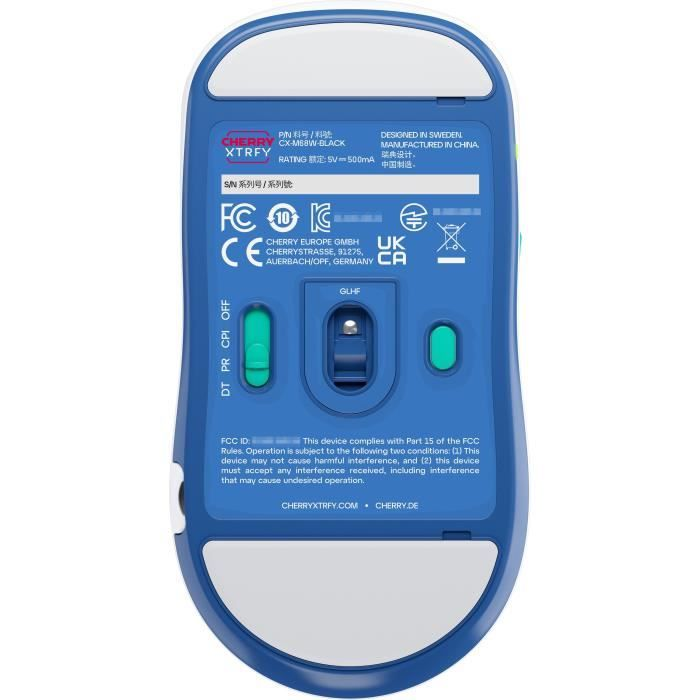 Unterseite einer blauen kabellosen Computermaus mit Etiketten, Sensor, Netzschalter und weißen Gleitpads.