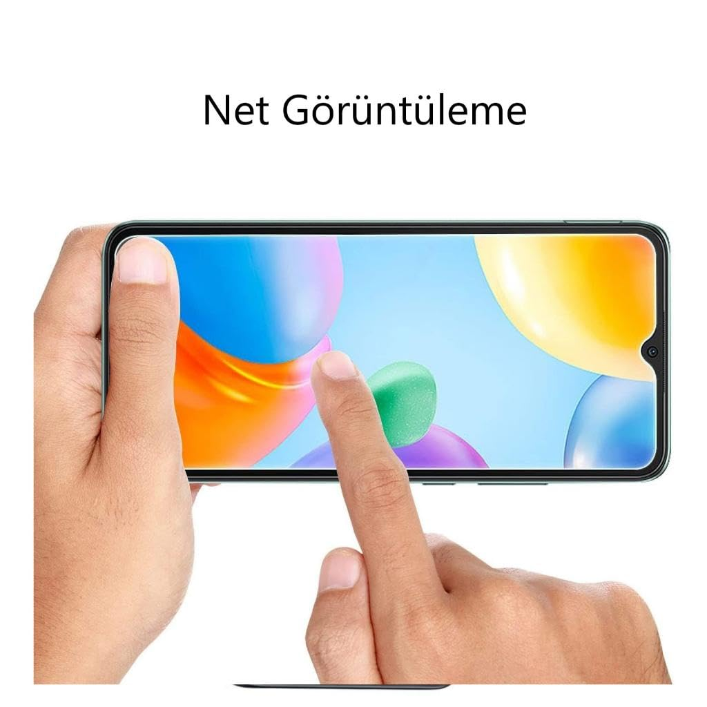 Bir el, renkli ekranlı ve üstte yazılı bir akıllı telefonu tutuyor.