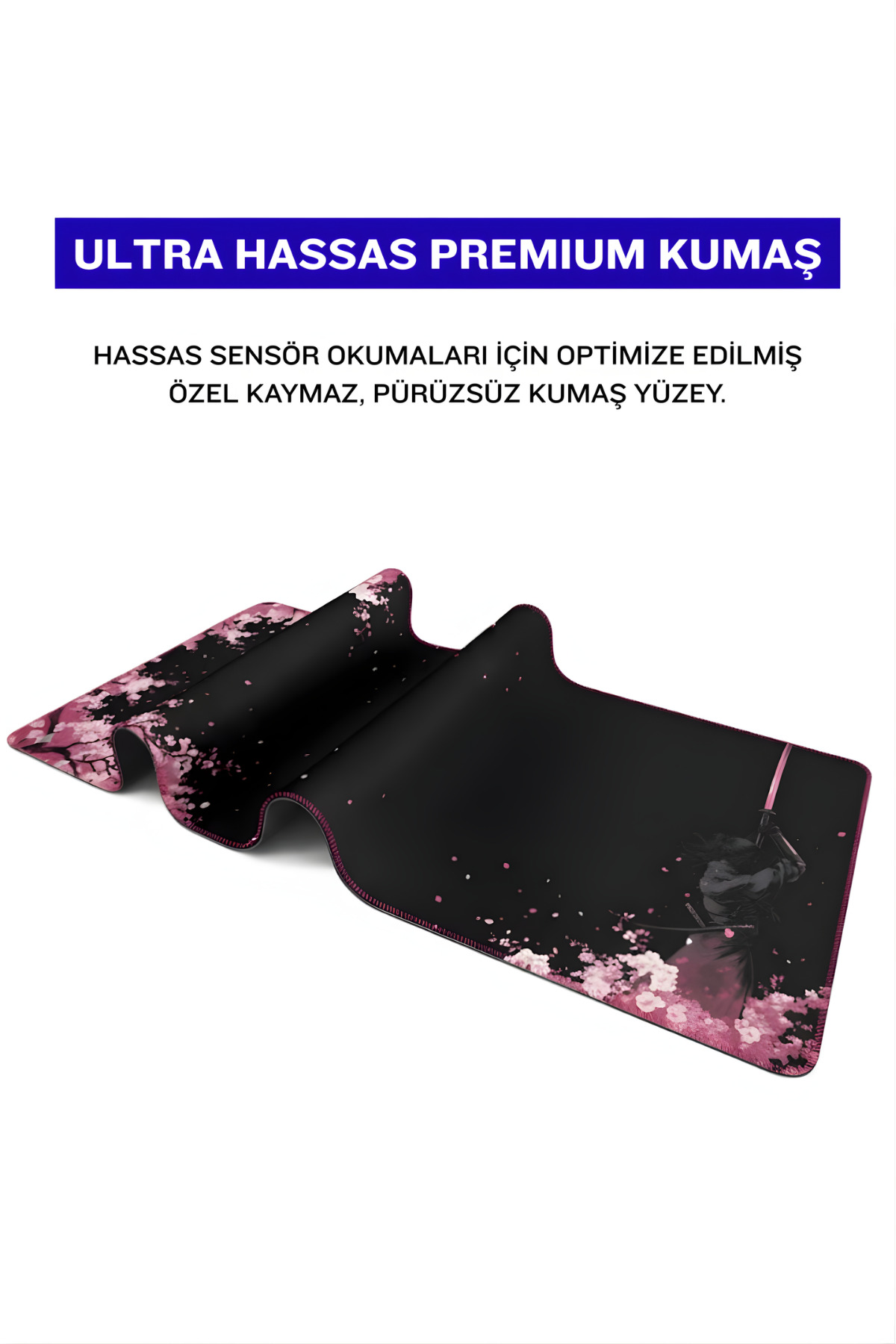 Pembe samurai tasarımı ve kiraz çiçekleri olan siyah mousepad.