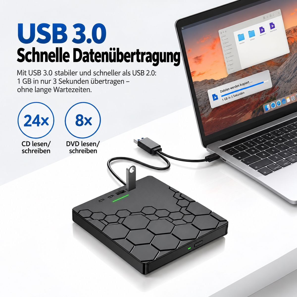 Schwarzes externes Laufwerk mit Wabenmuster auf weißem Tisch, verbunden per USB 3.0 mit einem Laptop.