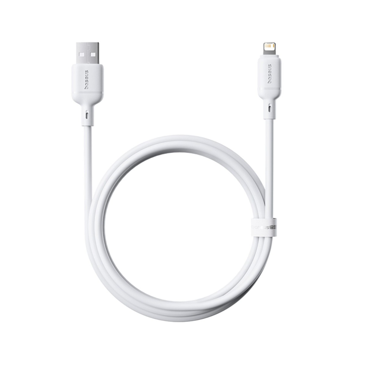 Ein weißes USB-A zu Lightning Ladekabel, aufgerollt auf weißem Hintergrund.