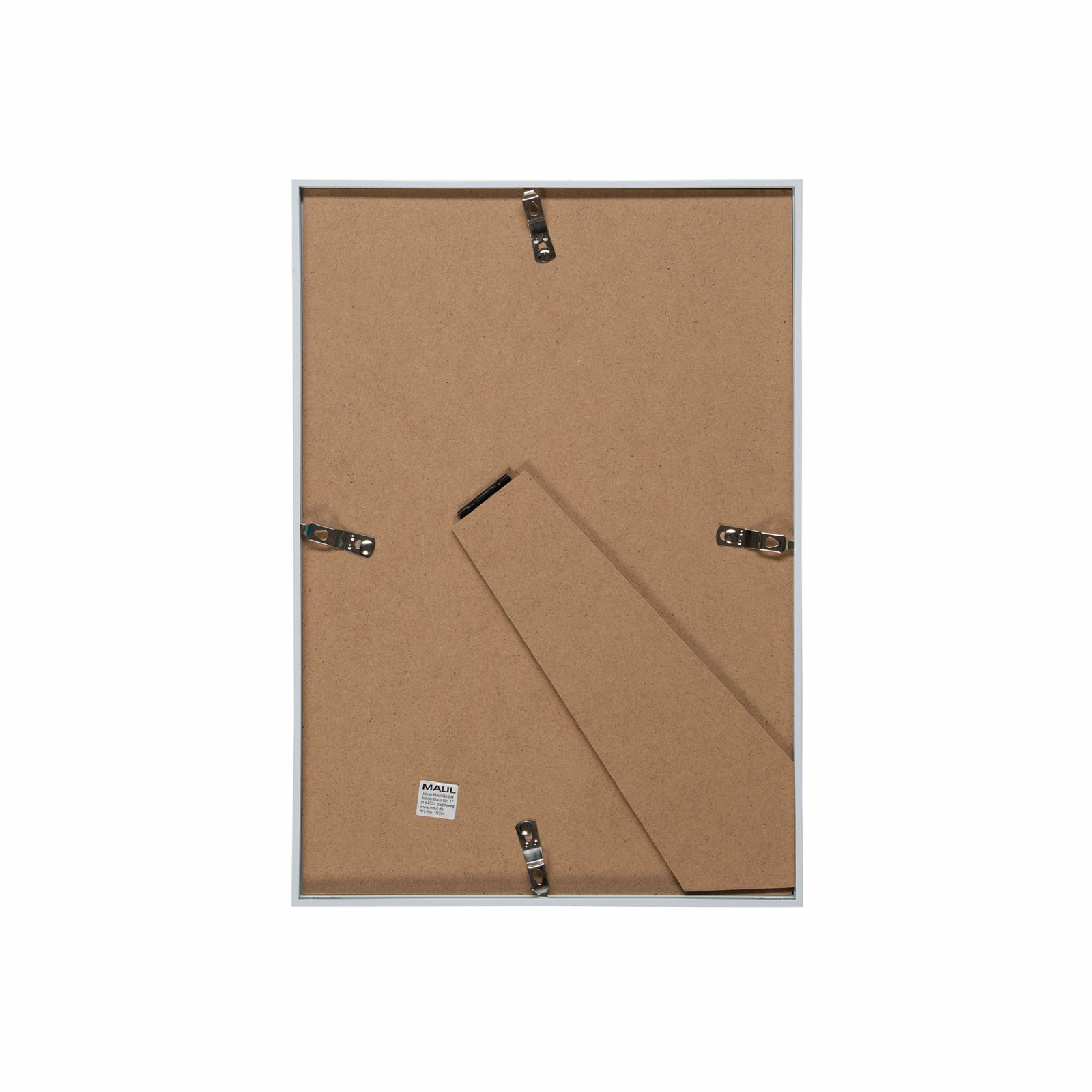 Rückseite eines Bilderrahmens mit brauner Pappwand, integriertem Aufstellfuß und vier silbernen Metallklammern.