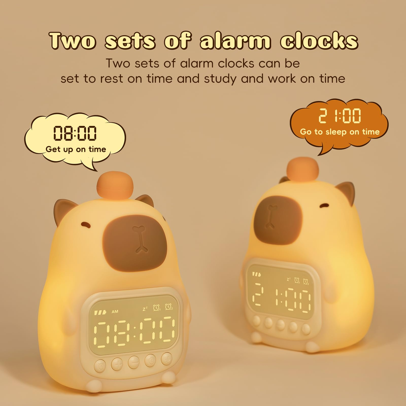 Zwei capybara-förmige Digitalwecker auf beigem Hintergrund zeigen 08:00 und 21:00 Uhr an.