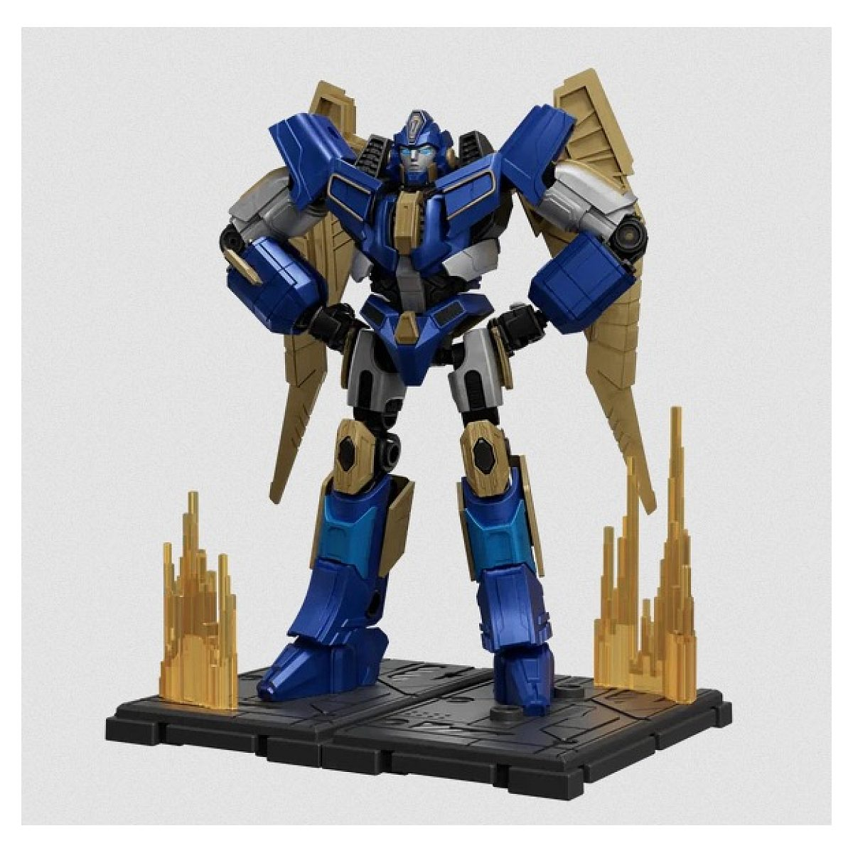 Eine blau-goldene Roboter-Actionfigur steht auf einer schwarzen quadratischen Basis mit goldenen Energieeffekten.