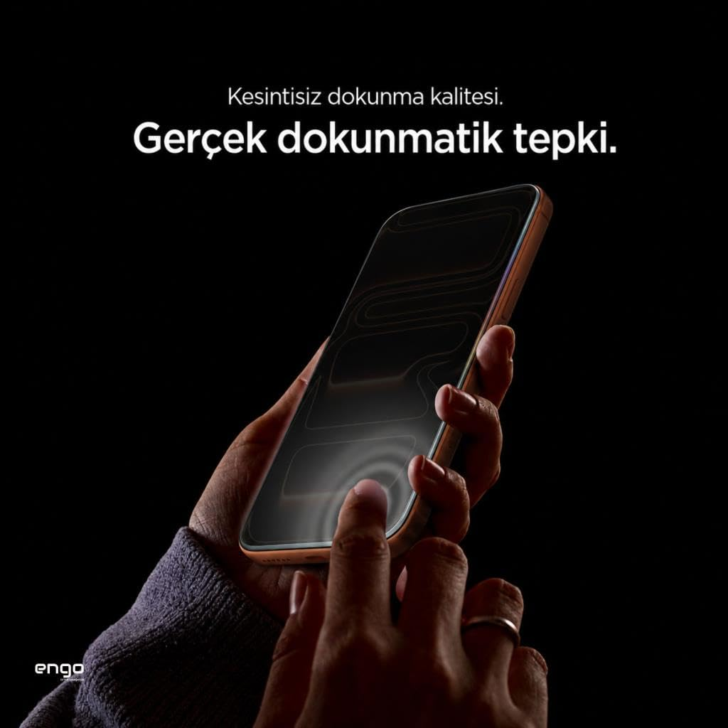 Siyah arka plan önünde akıllı telefon tutan bir el ve Türkçe metin.