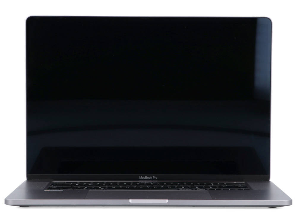 Otwarty szary laptop z czarnym ekranem na białej powierzchni.