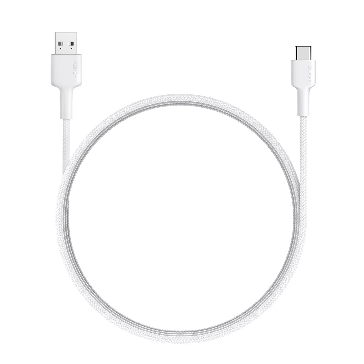 Beyaz arkaplanda sarılmış beyaz bir USB-A - USB-C örgülü şarj kablosu.