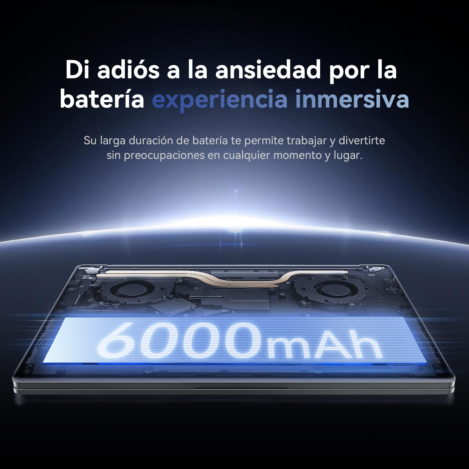 Vista interna de un portátil destacando una batería de 6000mAh bajo texto promocional.