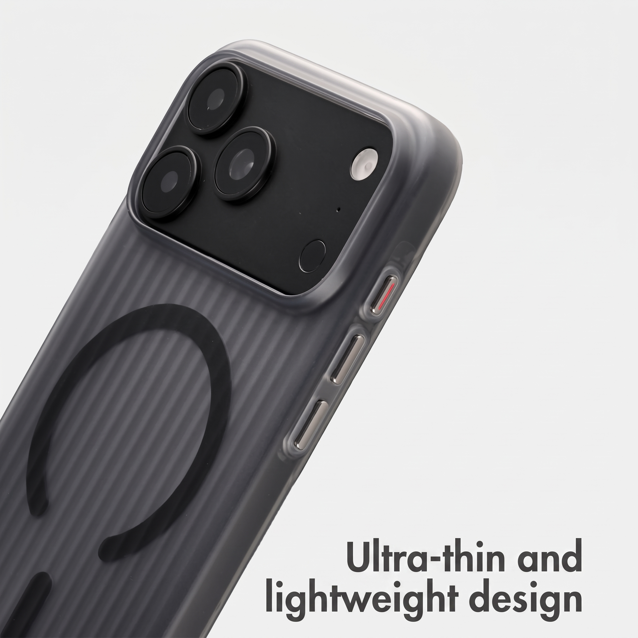 Ein Smartphone in einer dunklen, gerippten Hülle mit Magnetring vor weißem Hintergrund.