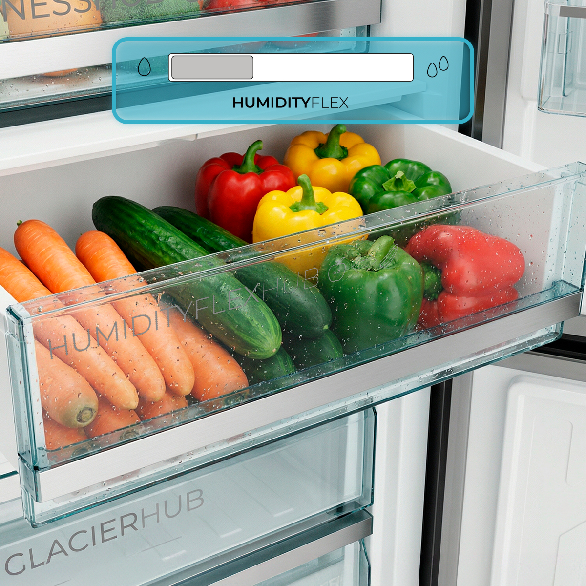 Cajón verdulero del refrigerador lleno de zanahorias, pepinos y pimientos frescos.
