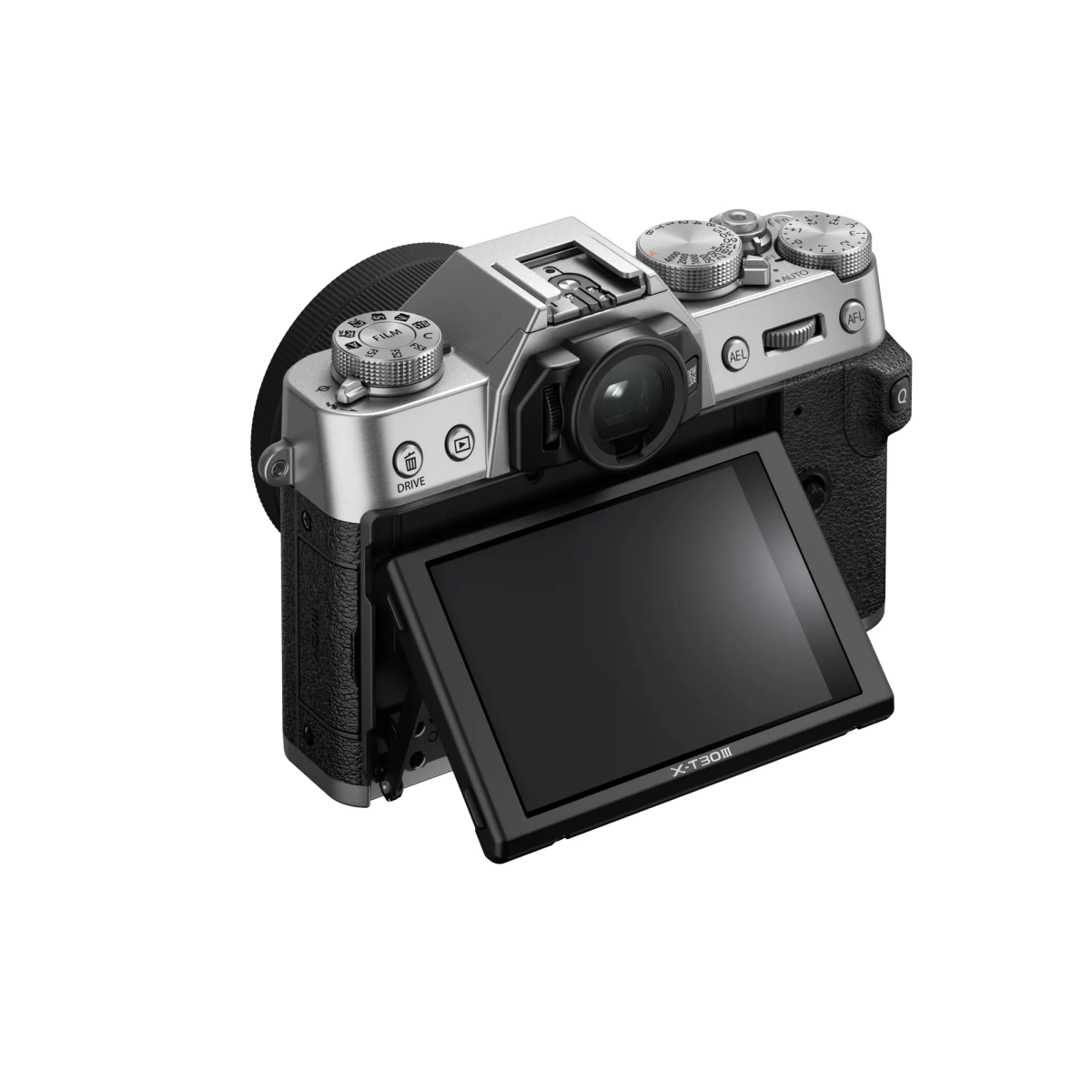 Fotocamera argento e nera con display inclinabile, ghiere di regolazione e mirino su sfondo bianco.
