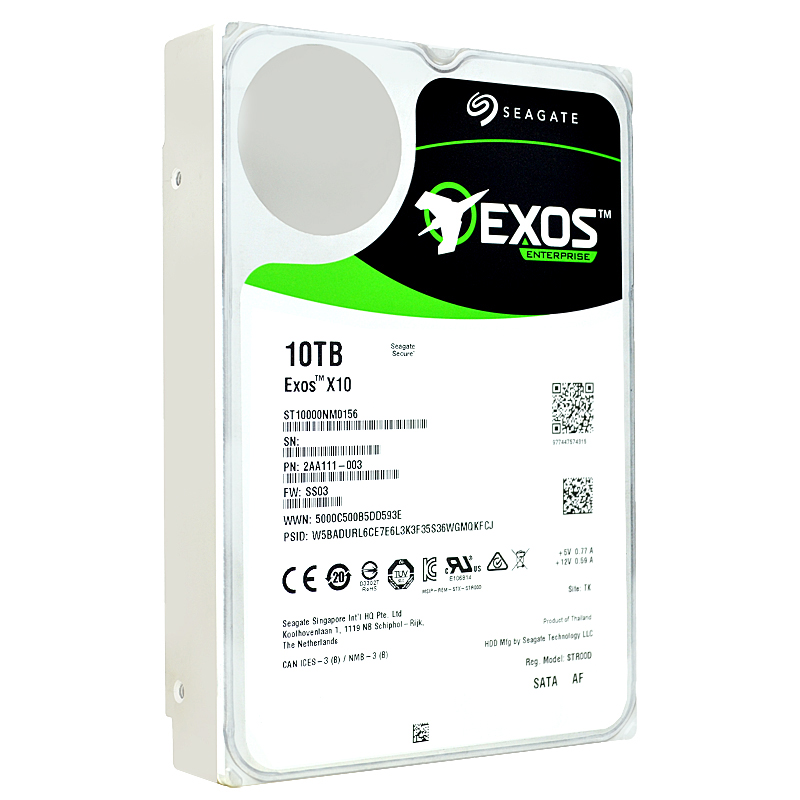 Eine Seagate Exos X10 10TB Enterprise-Festplatte mit Etikett und technischen Daten vor weißem Hintergrund.