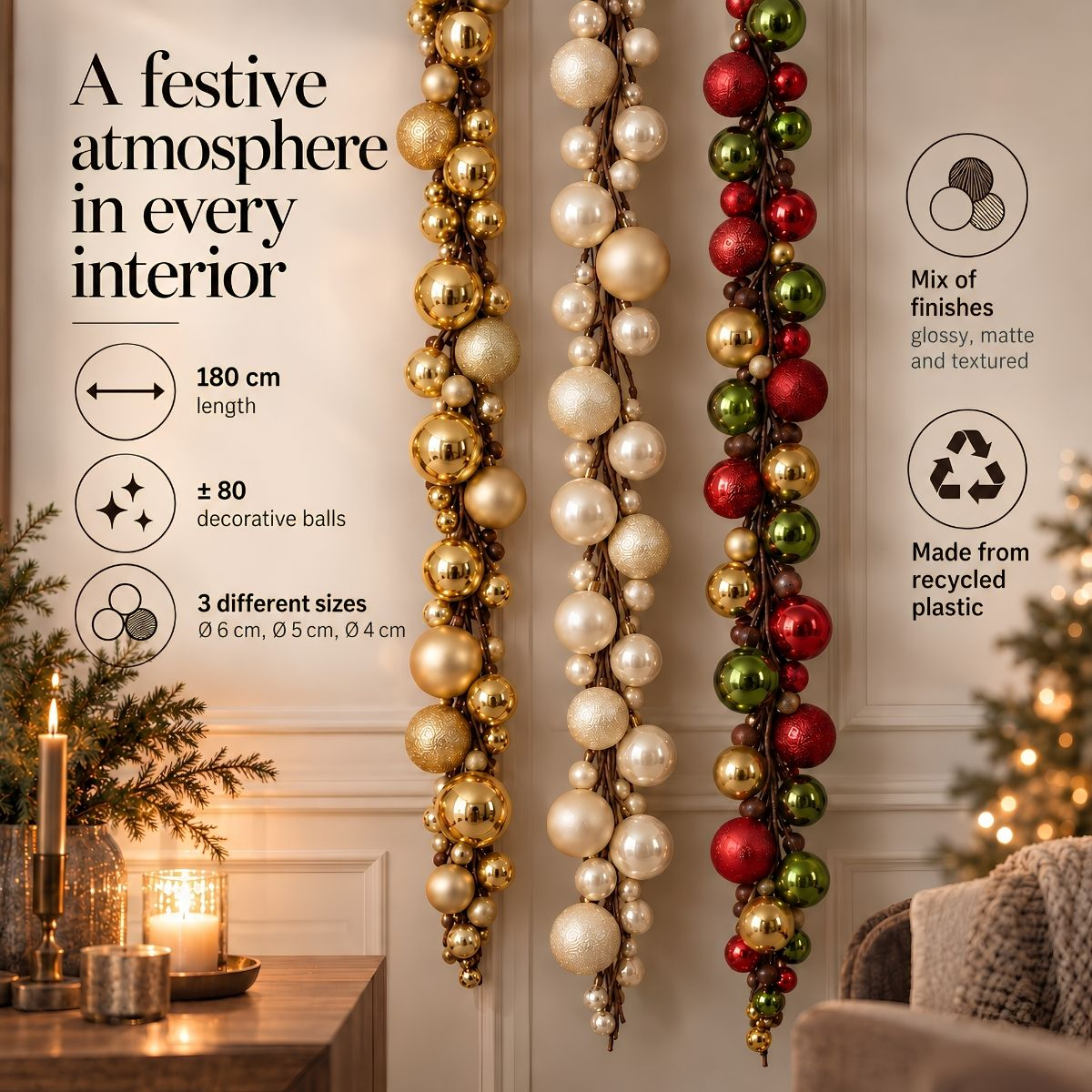 Drei vertikale Weihnachtsgirlanden in Gold, Weiß und Rot-Grün, umgeben von Textdetails und festlicher Raumdeko.