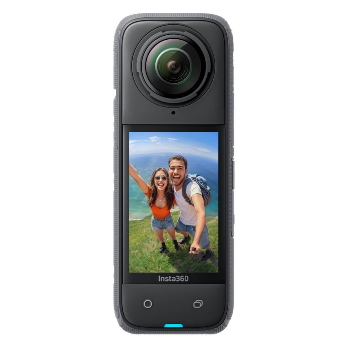 Schwarze Insta360-Kamera mit Bildschirm, der ein Paar zeigt, das draußen selfie macht.