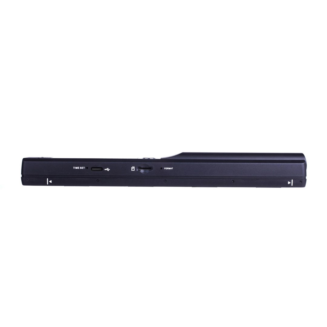 Widok z boku czarnego urządzenia elektronicznego z portem USB, gniazdem karty SD i etykietami tekstowymi.