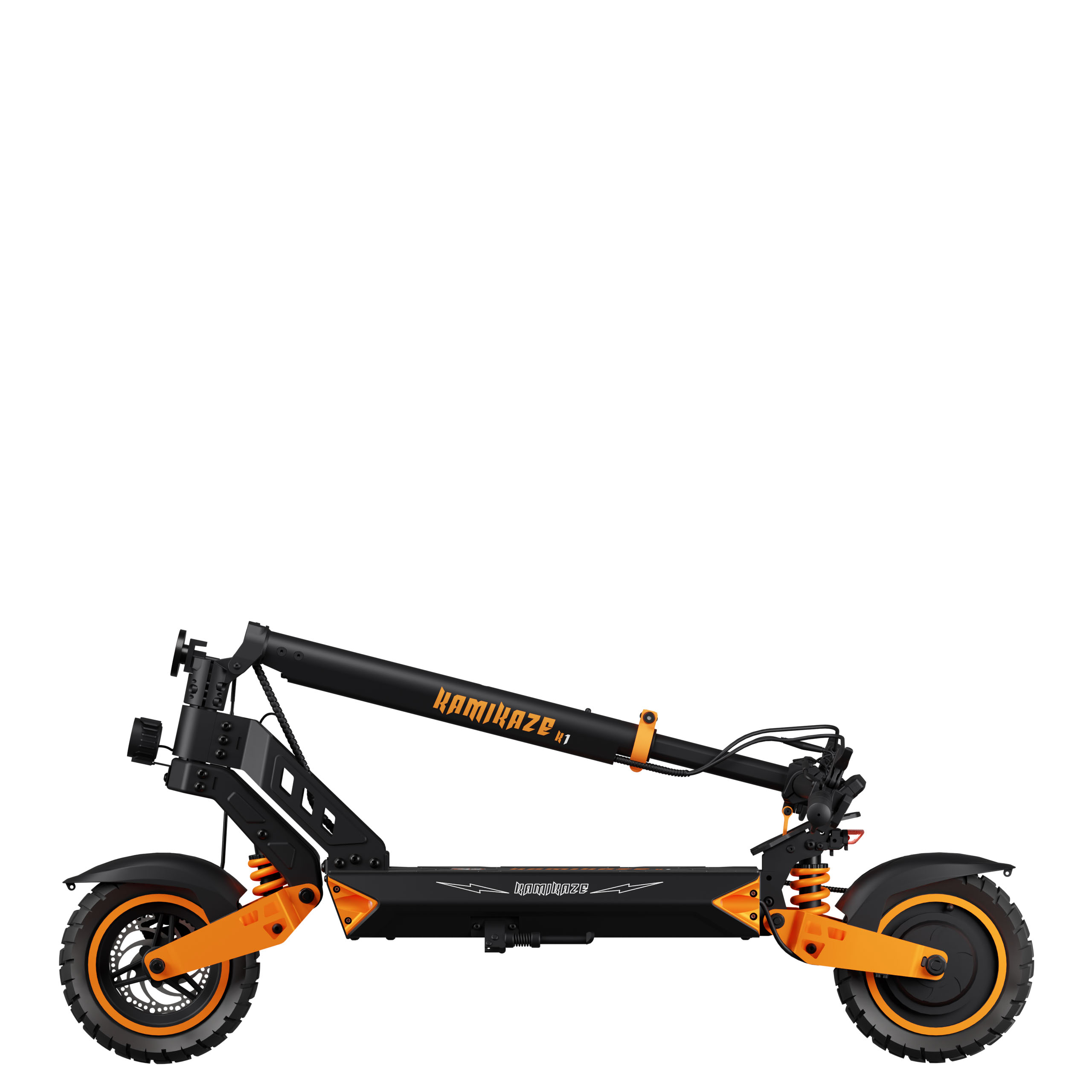 Un patinete eléctrico negro y naranja plegado con neumáticos grandes sobre fondo blanco.