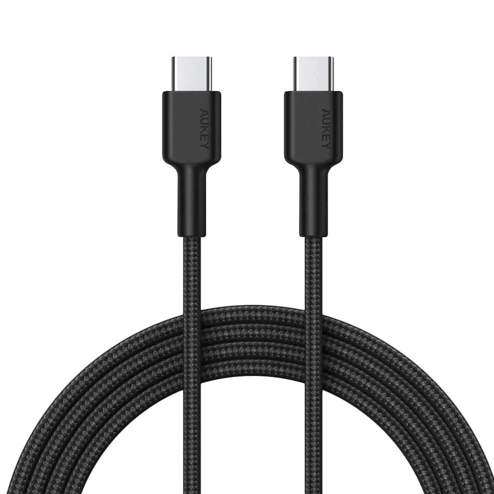 Beyaz arka planda gümüş konektörlü, örgülü dış yüzeye sahip iki siyah USB-C kablosu.