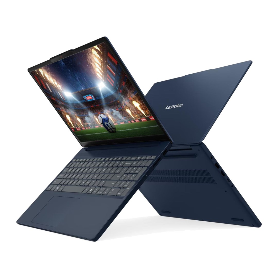 Dwa ciemnoniebieskie laptopy Lenovo otwarte i zamknięte na białym tle, jeden pokazuje stadion.