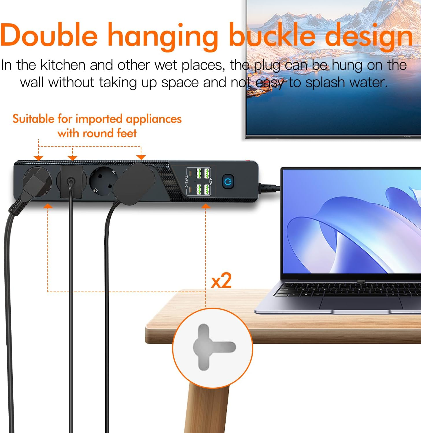 Eine Steckerleiste mit USB-Anschlüssen und Kabeln liegt über einem Holztisch neben einem Laptop.