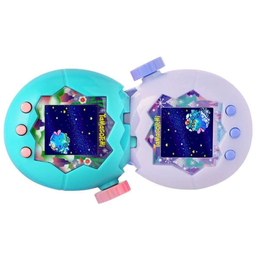 Dwa okrągłe, połączone urządzenia Tamagotchi w kolorze turkusowym i fioletowym z ekranami i przyciskami na białym tle.
