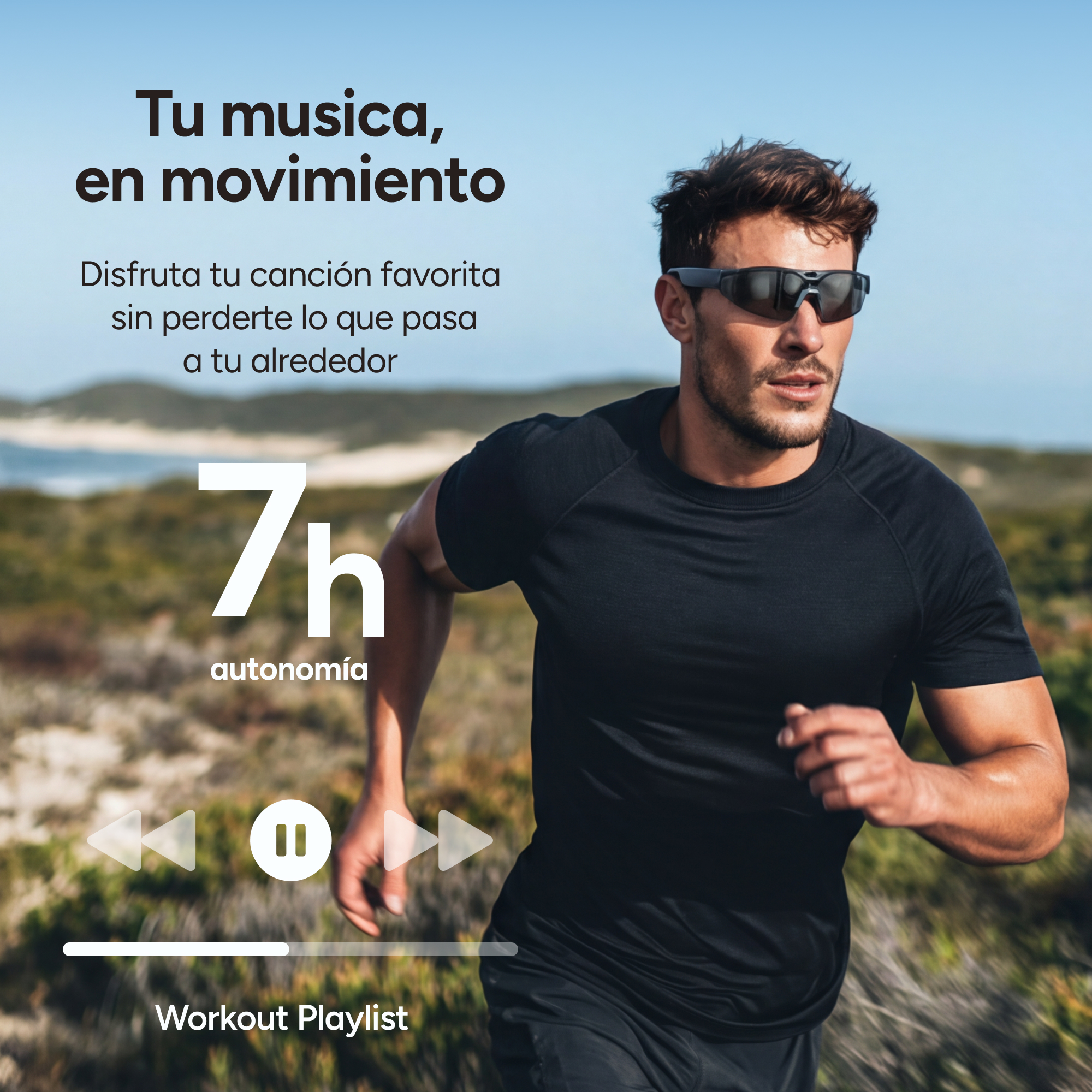 Un hombre con ropa deportiva oscura y gafas de sol corre al aire libre con controles de música y texto.
