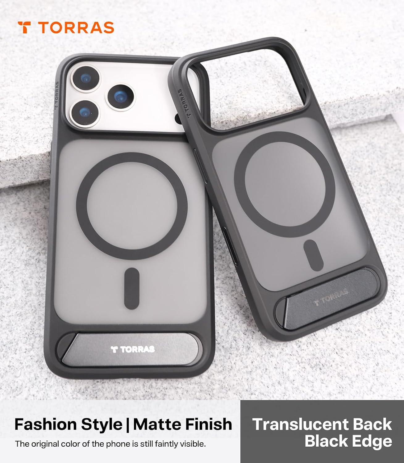 Zwei schwarze Torras-Handyhüllen mit Magnetringen und mattem Finish auf hellem Steinhintergrund, eine auf weißem Telefon.