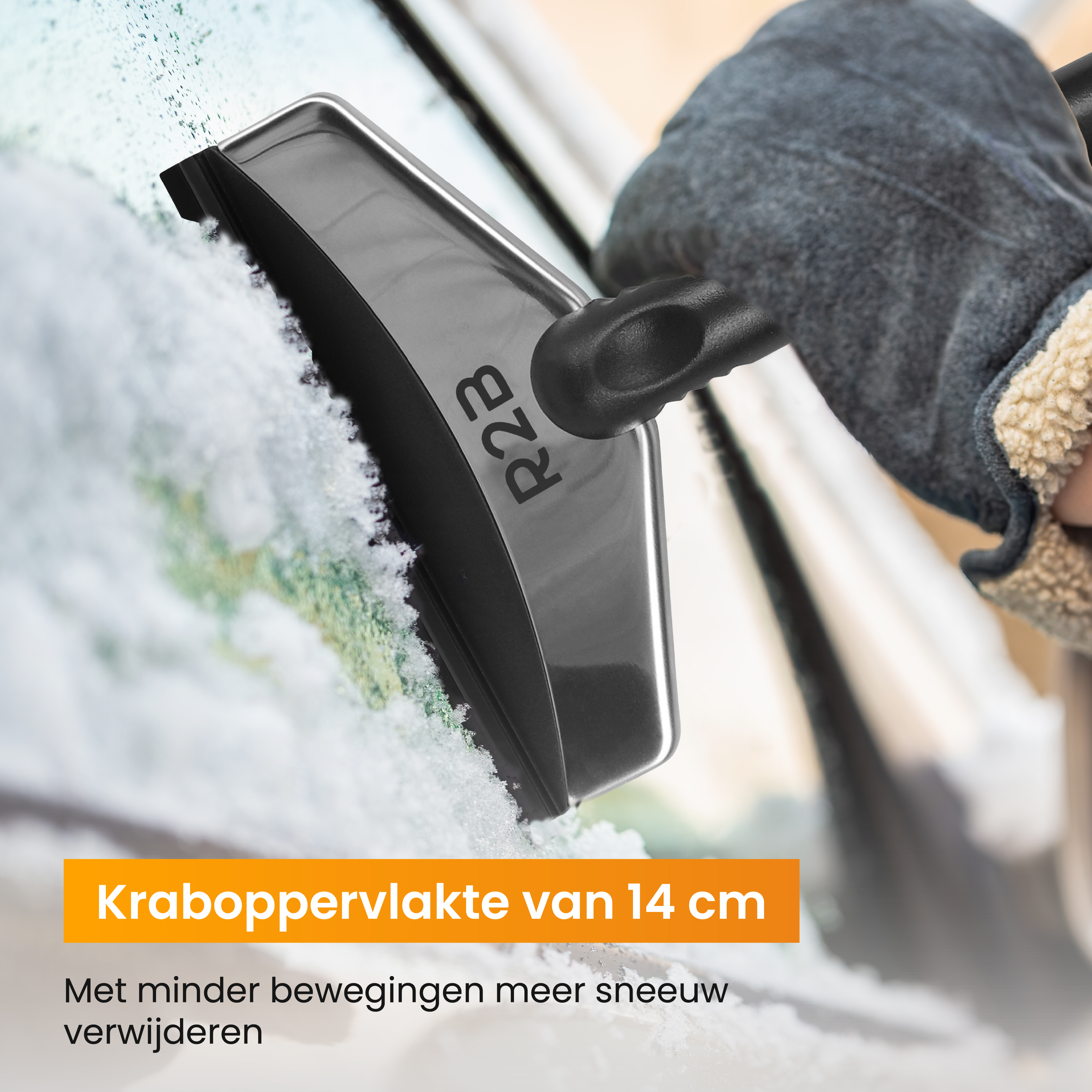 Eiskratzer mit 14 cm Fläche entfernt Schnee von Autoscheibe.