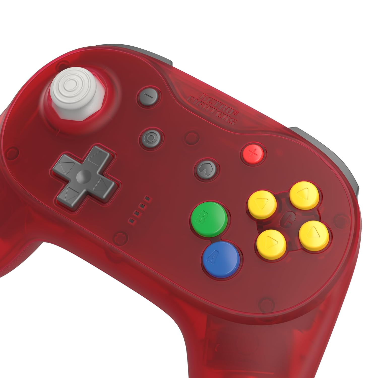 Przezroczysty czerwony kontroler Retro Fighters z białymi, szarymi, zielonymi, niebieskimi i żółtymi przyciskami.