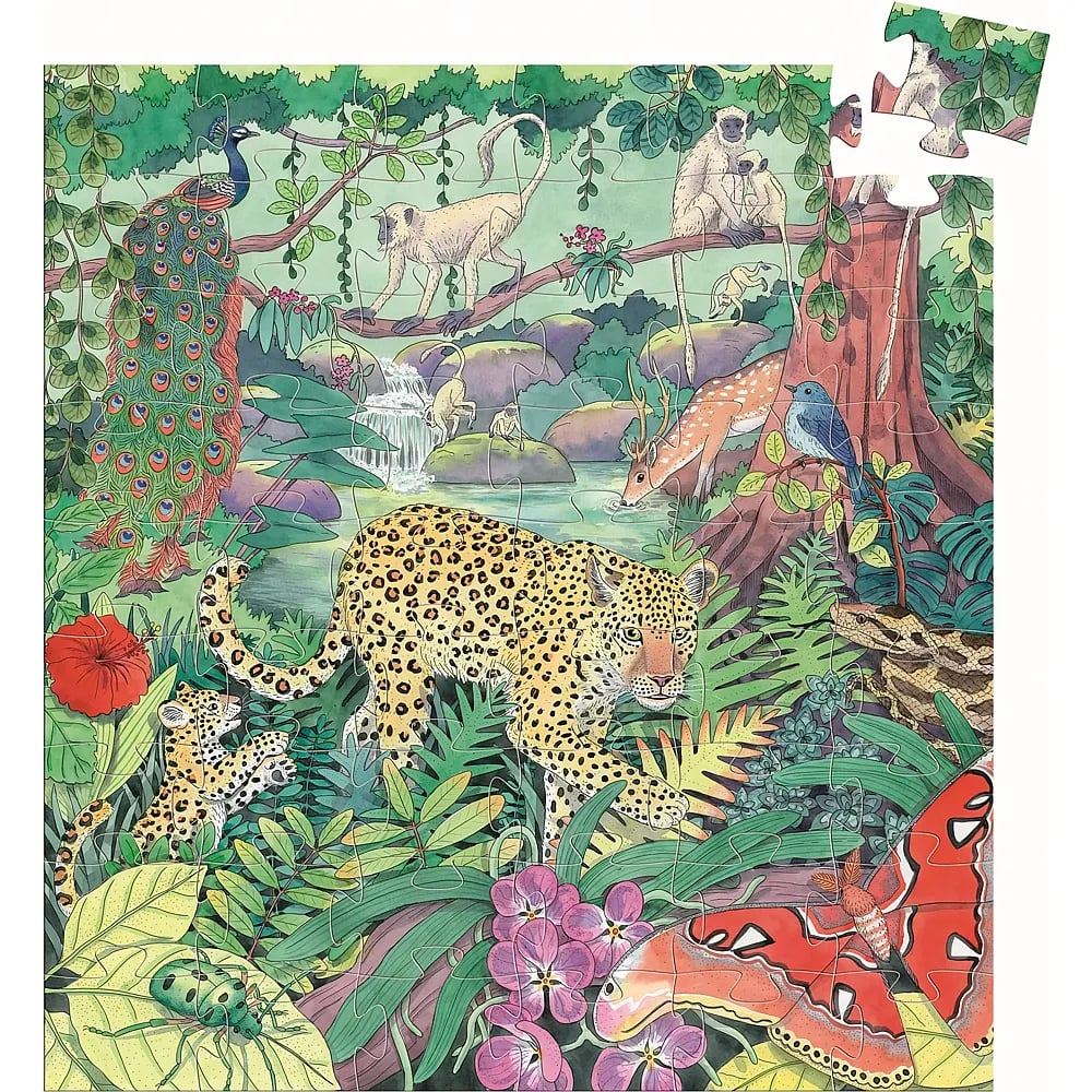 Un puzzle della giungla colorato con leopardo, pavone, scimmie, cervo e insetti nel verde.