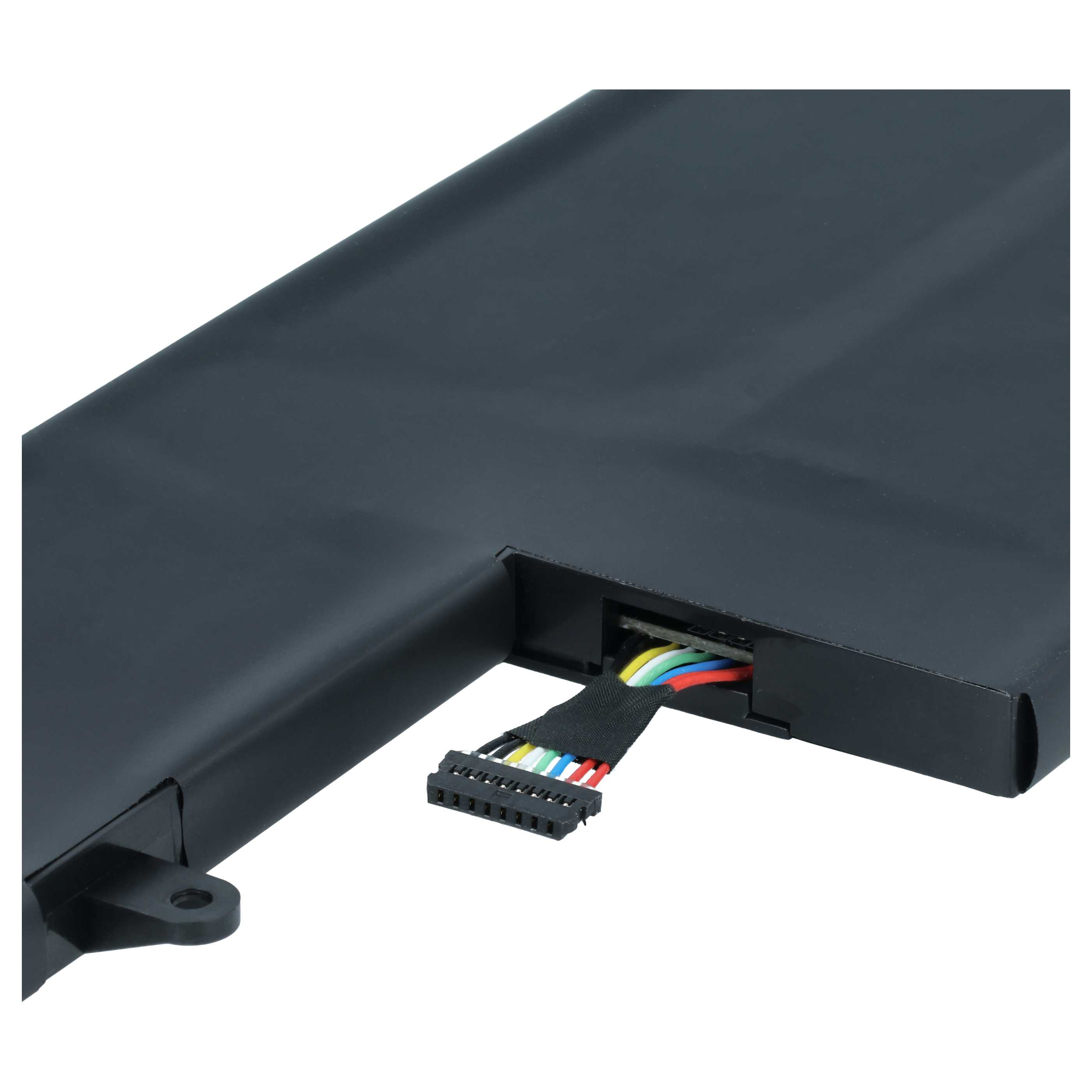 Schwarzer Akku mit einem bunten Kabel und schwarzem Stecker auf weißem Grund.