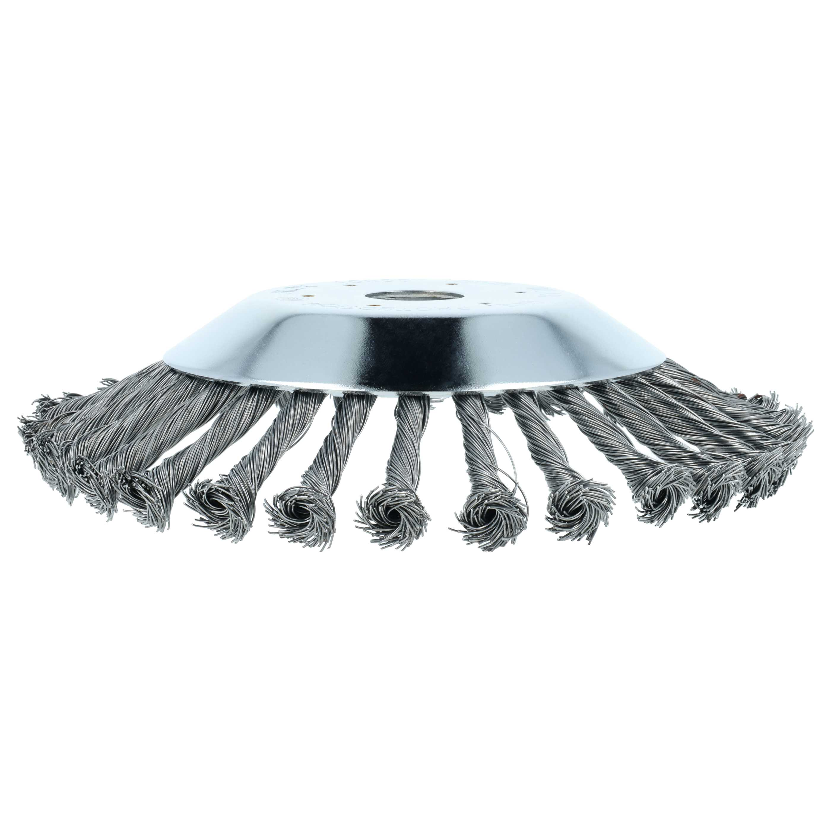 Eine runde Drahtbürste mit silberner Metallkappe und gezwirnten Drahtbüscheln auf weißeem Hintergrund.