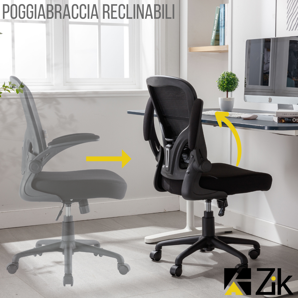Una sedia da ufficio nera con braccioli regolabili in una stanza luminosa.