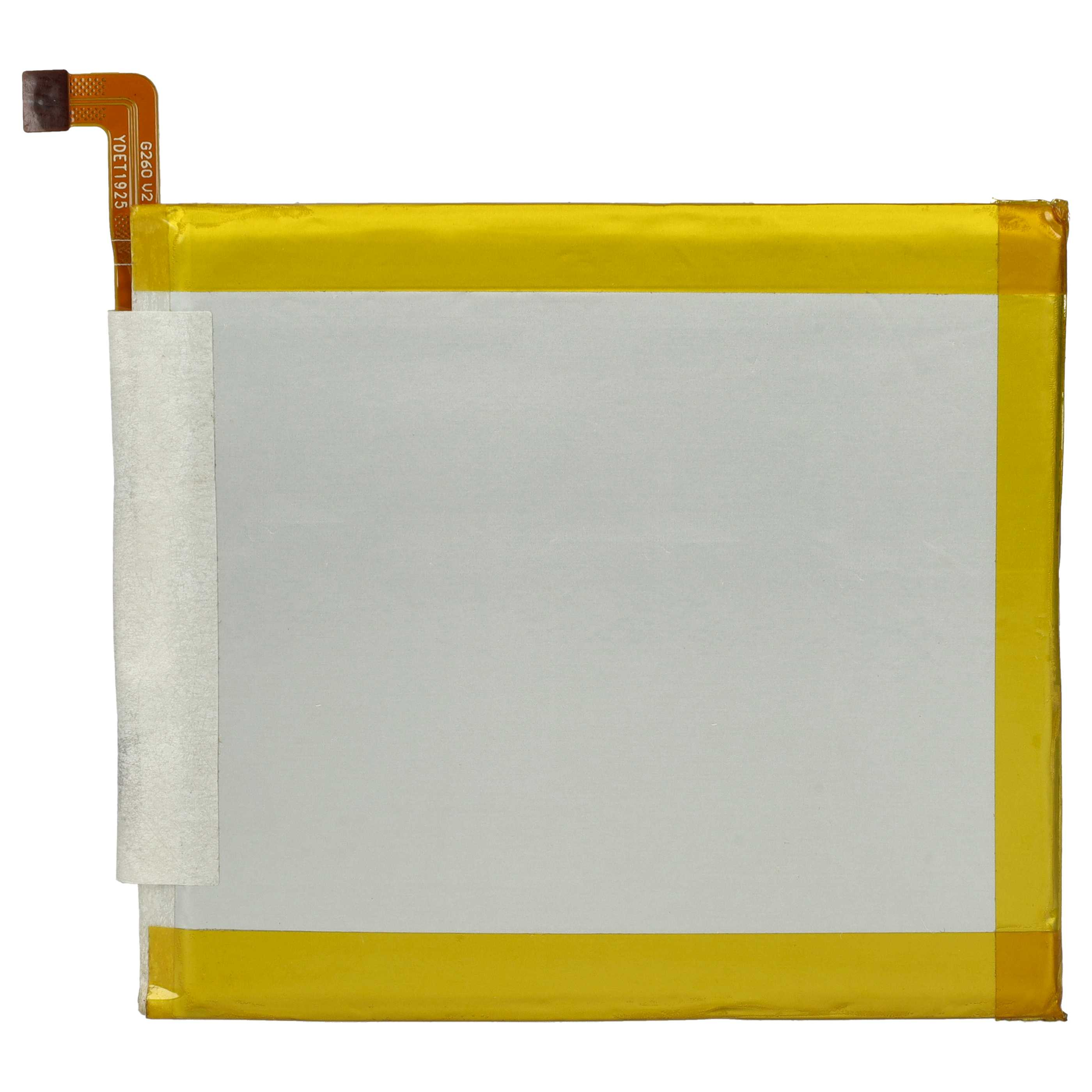 Quadratischer Akku mit gelbem Klebeband und einem flexiblen orangen Kabel oben links auf weißem Hintergrund.
