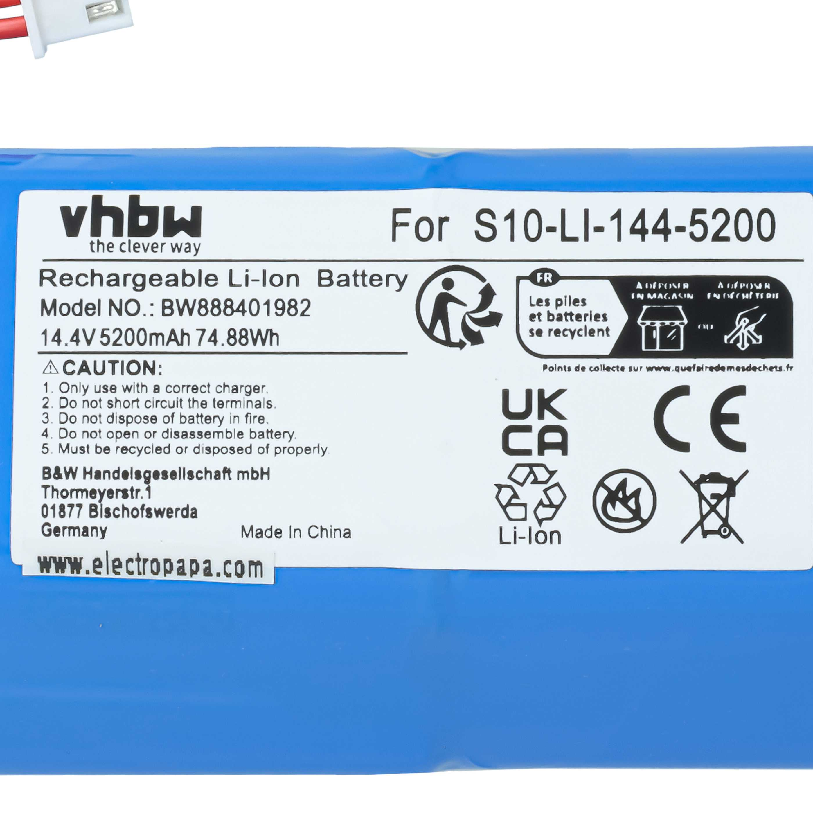 Ein blaues Etikett für einen Lithium-Ionen-Akku mit Text, Modellnummer, Warnhinweisen und Recyclingsymbolen.