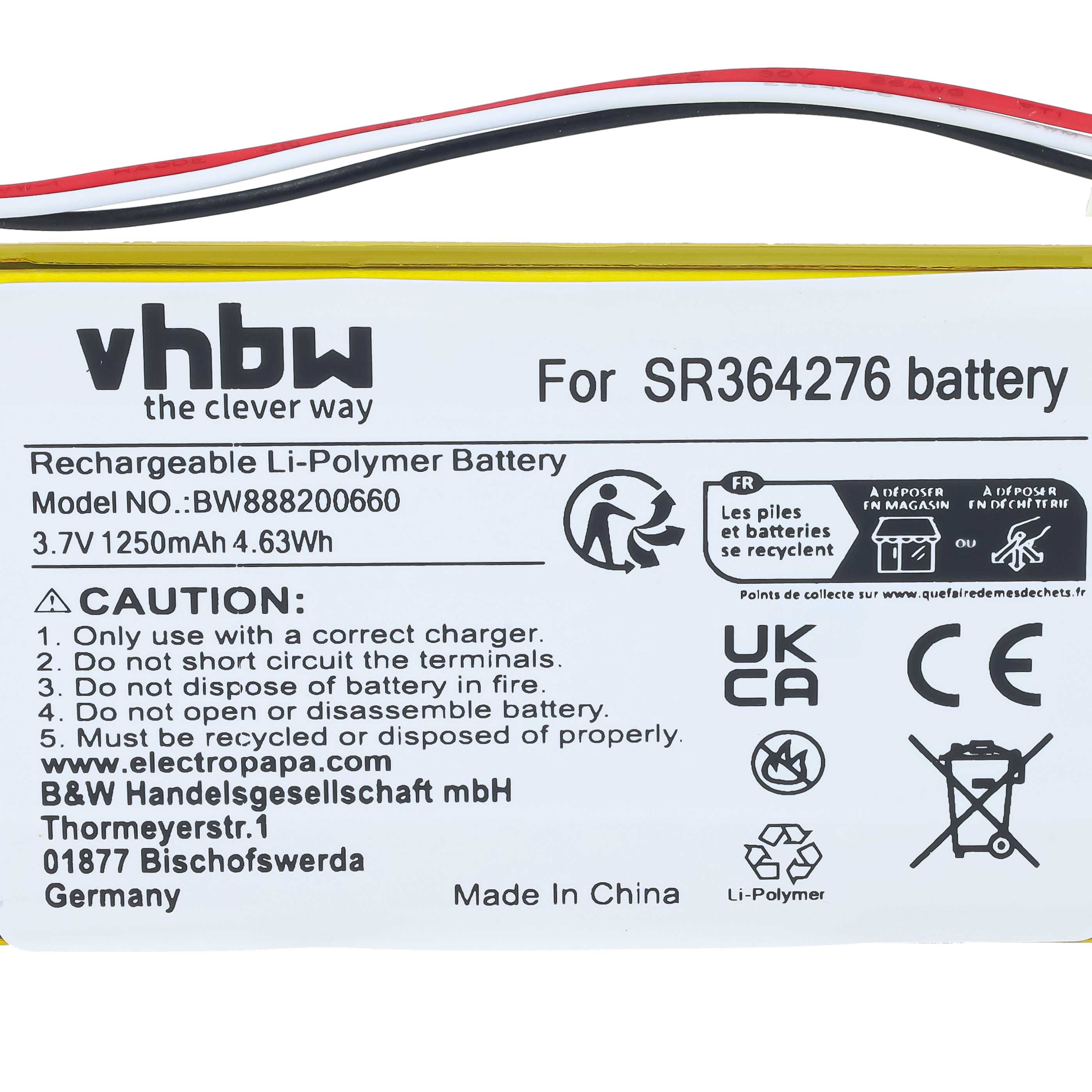 Etikett einer Li-Polymer-Akkubatterie mit technischen Daten, Warnungen und Recycling-Symbolen.