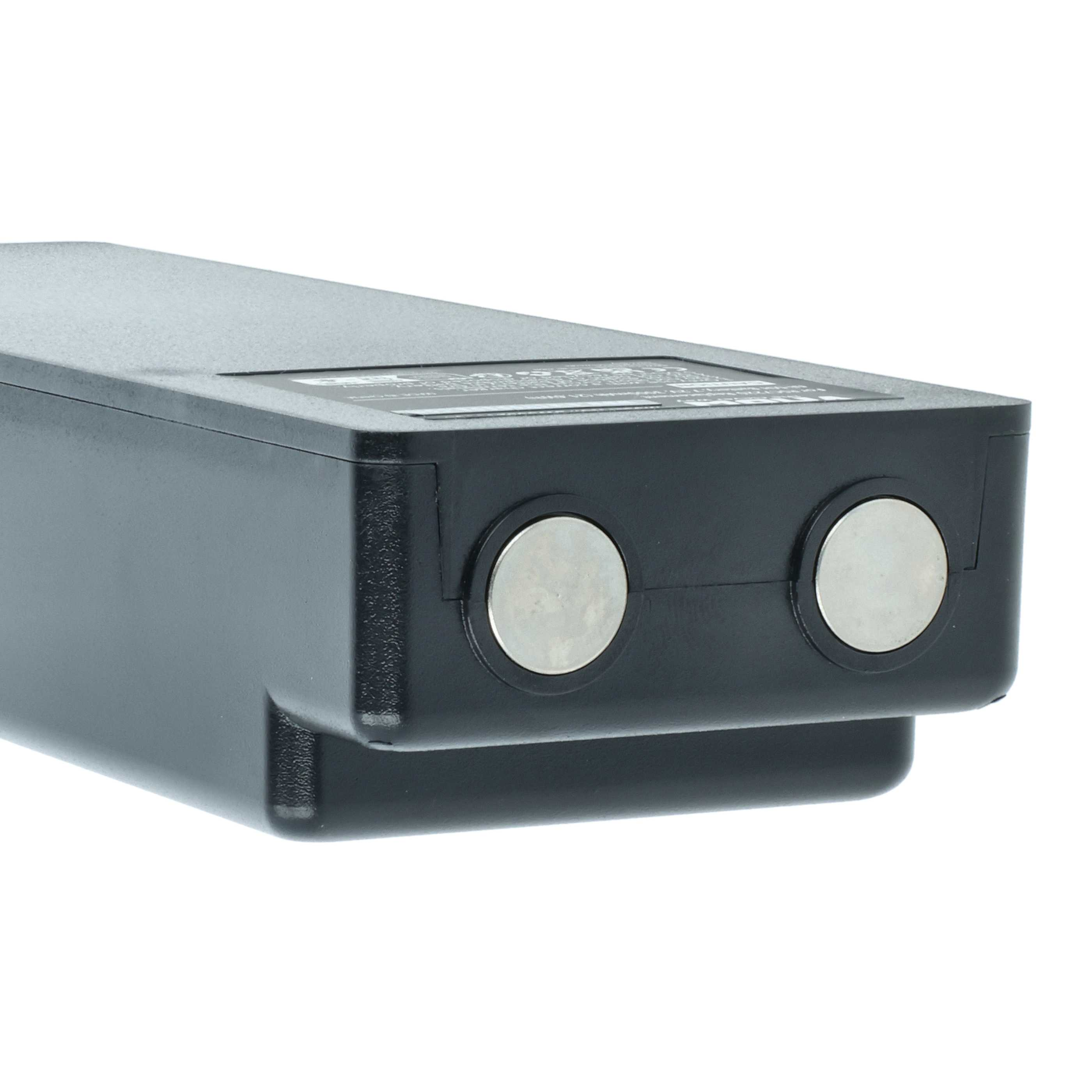 Eine schwarze, rechteckige Batterie mit zwei runden Silberkontakten vorne auf weißem Hintergrund.