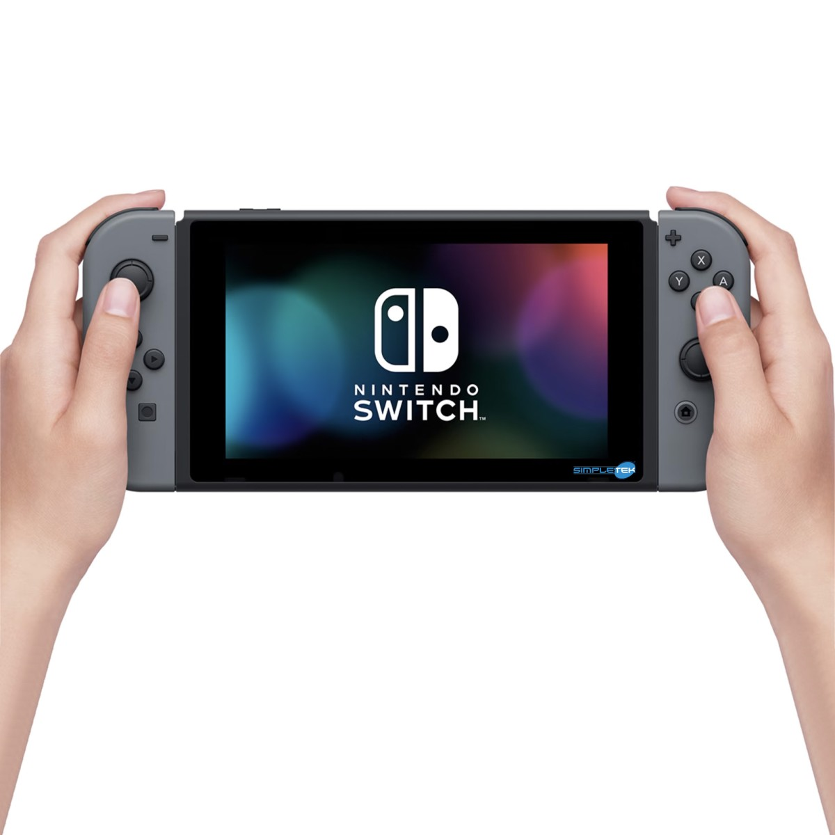 Osoba trzymająca szarą konsolę Nintendo Switch z włączonym ekranem.