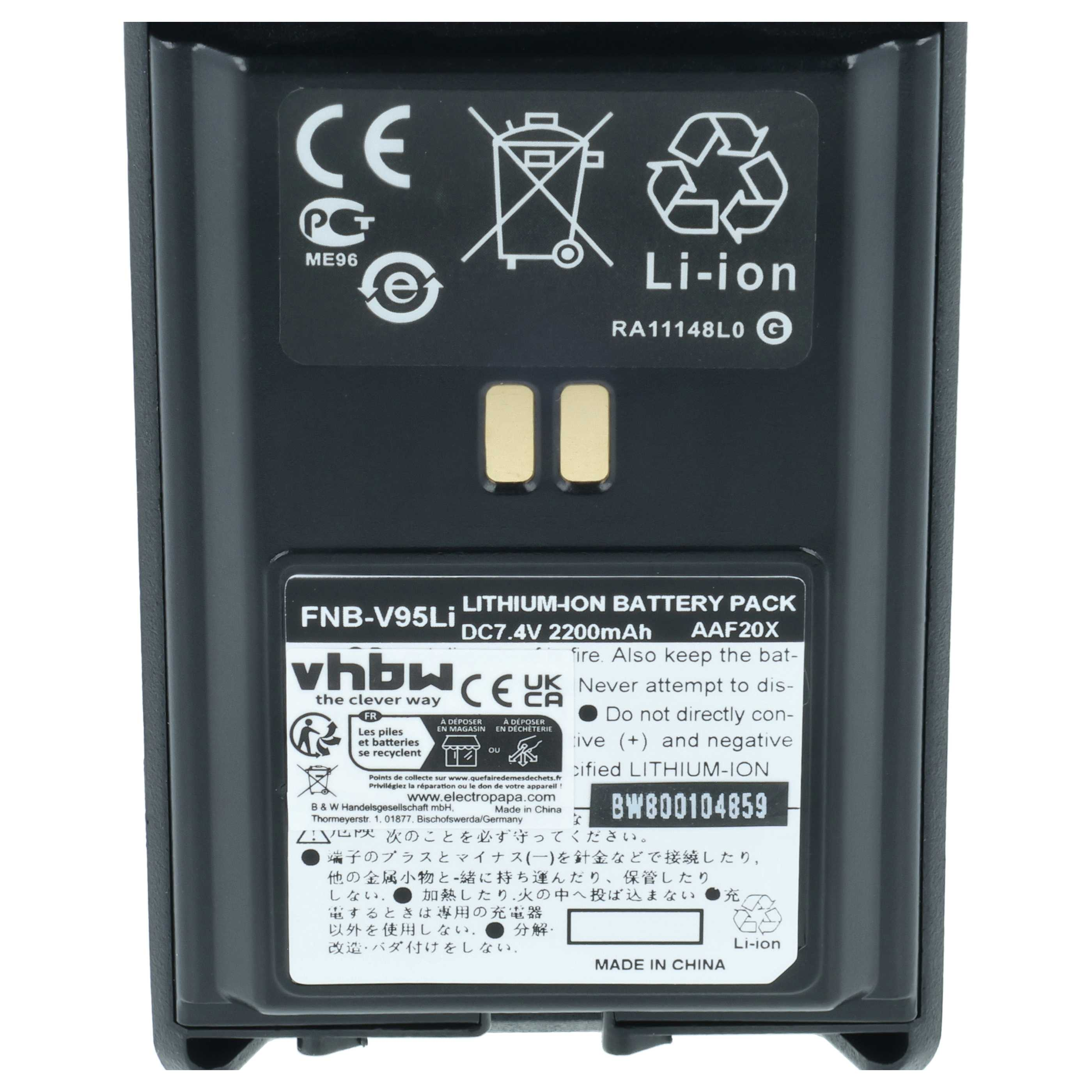 Rückseite eines schwarzen Lithium-Ionen-Akkus mit Sicherheitswarnungen, CE-Kennzeichnung und technischen Daten auf einem Etikett.