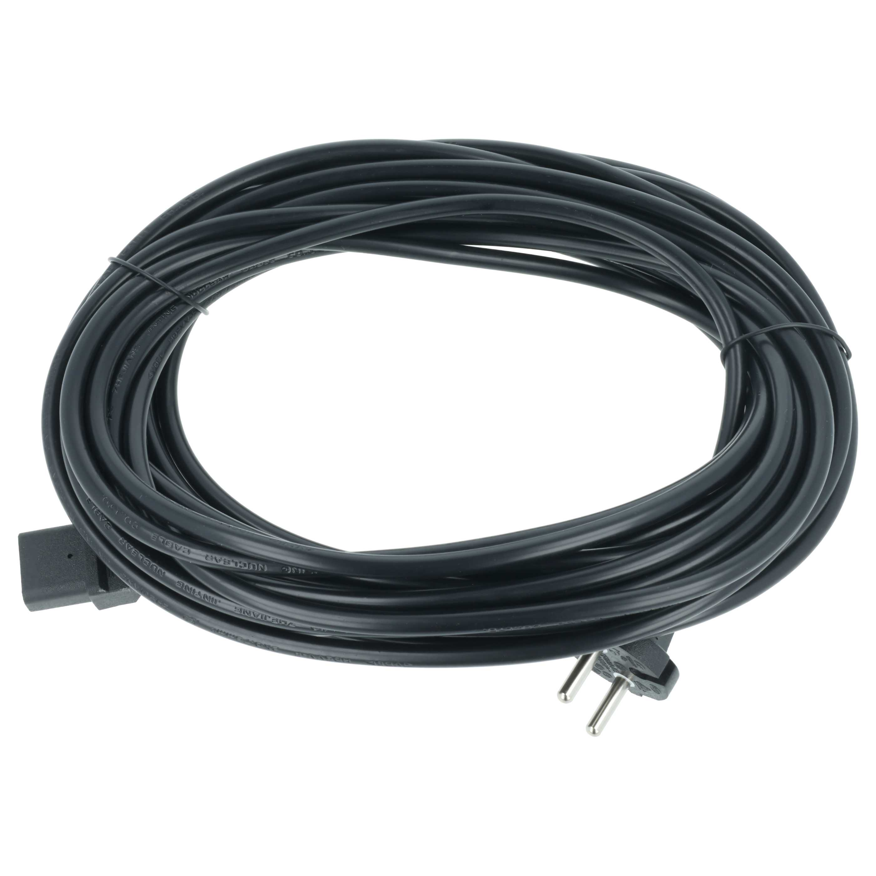 Ein langes, ordentlich aufgewickeltes schwarzes Stromkabel mit Stecker und Buchse vor weißem Hintergrund.