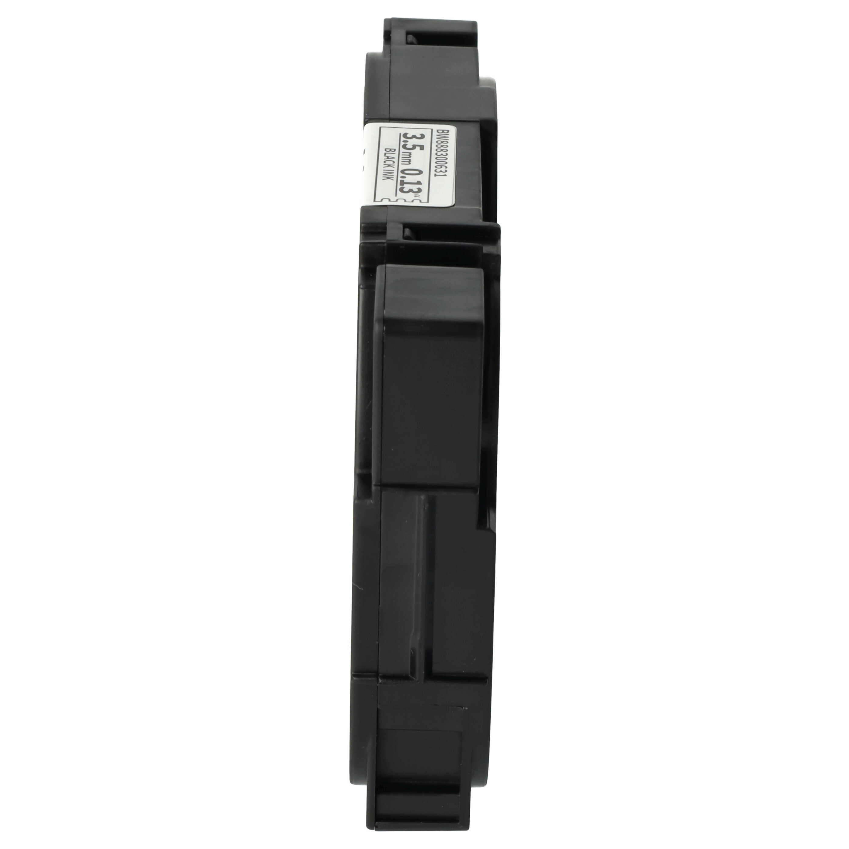 Schwarze Tintenkassette im Querformat mit weißem Etikett und schwarzer Schrift vor weißem Hintergrund.