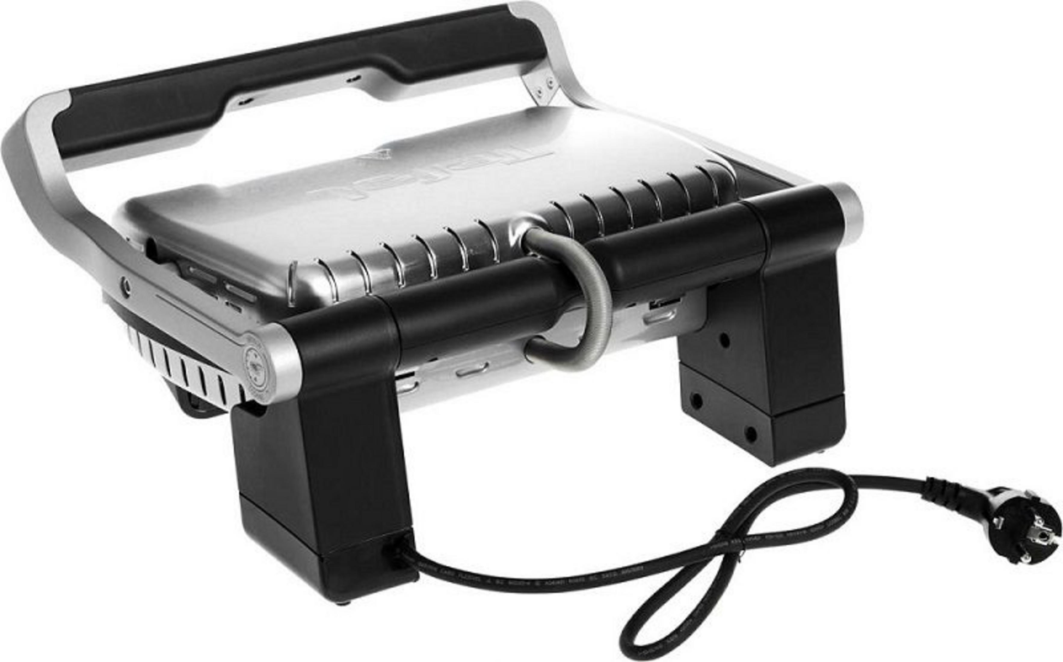 Ein silberner und schwarzer elektrischer Kontaktgrill mit Netzkabel steht auf weißem Hintergrund.