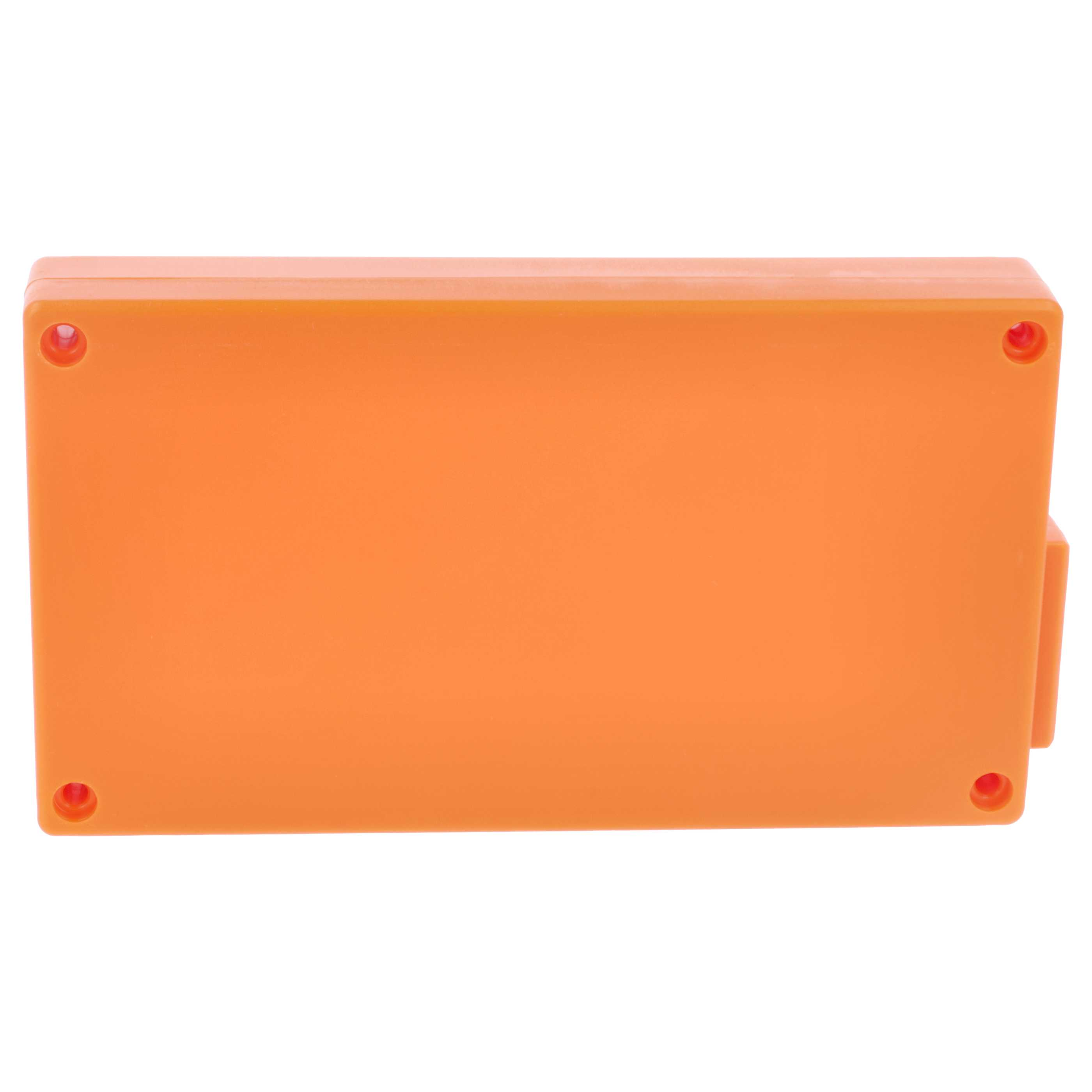 Ein rechteckiges, oranges Kunststoffgehäuse mit vier Eckschrauben auf weißem Hintergrund.