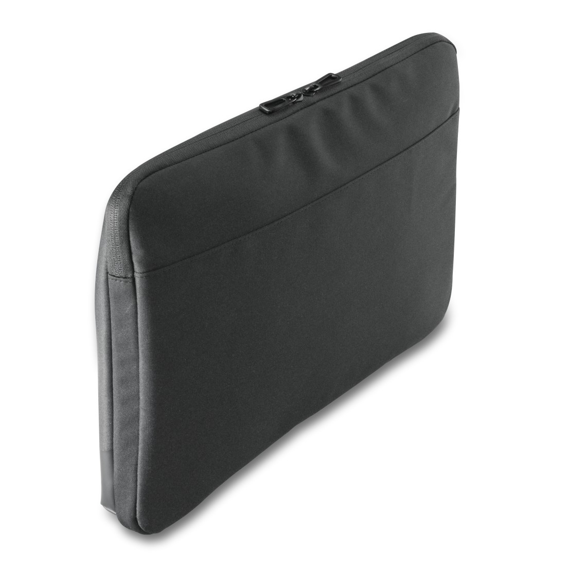 Czarne etui na laptopa na białym tle, z górnym zamkiem błyskawicznym i przednią kieszenią.