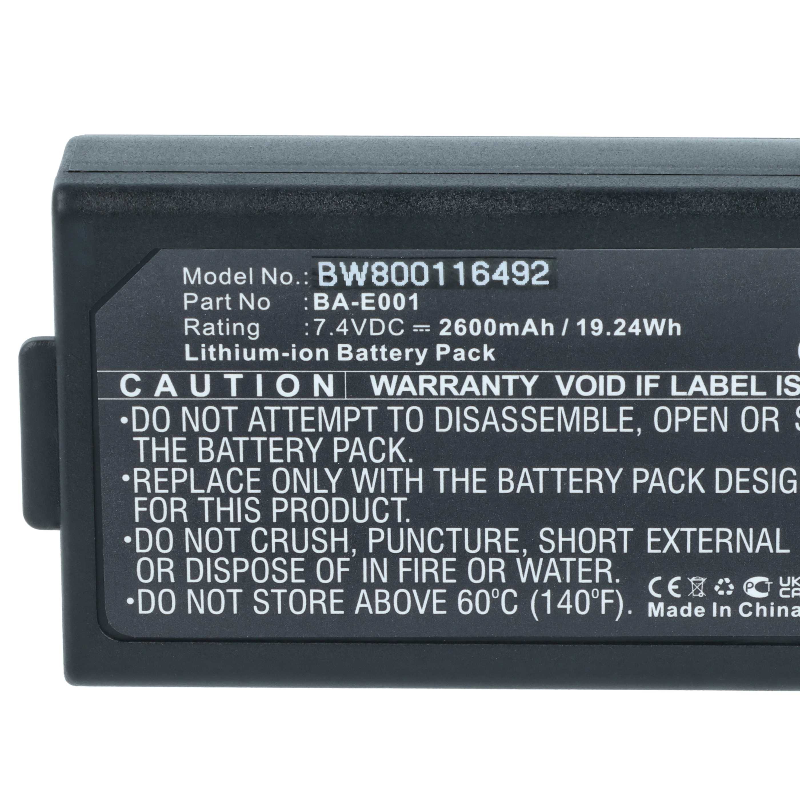 Nahaufnahme eines schwarzen Lithium-Ionen-Akkus mit Modellnummer, technischen Daten und Sicherheitshinweisen.