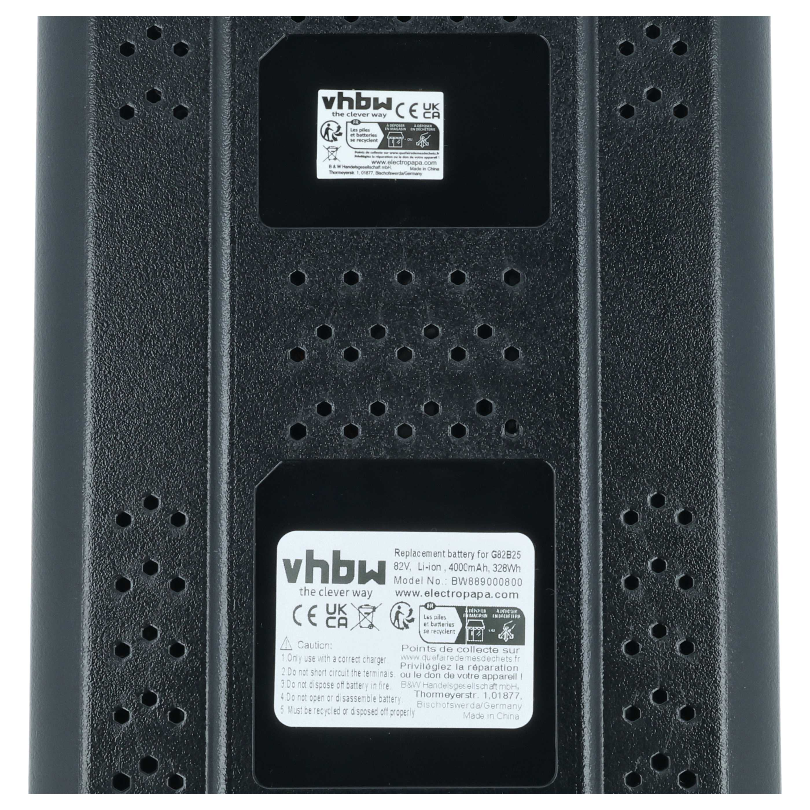 Schwarzes Akkugehäuse mit VHBW-Logo, Sicherheitsinformationen und Belüftungslöchern.