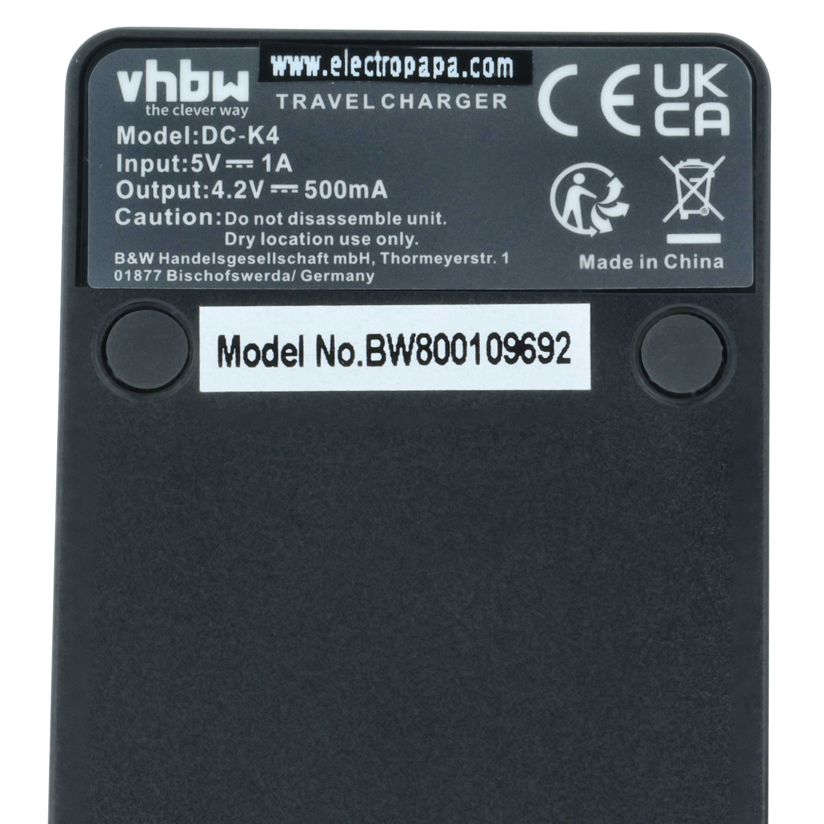 Schwarzes Reiseladegerät mit Typenschild, CE-Kennzeichnung und Modellnummer BW800109692.
