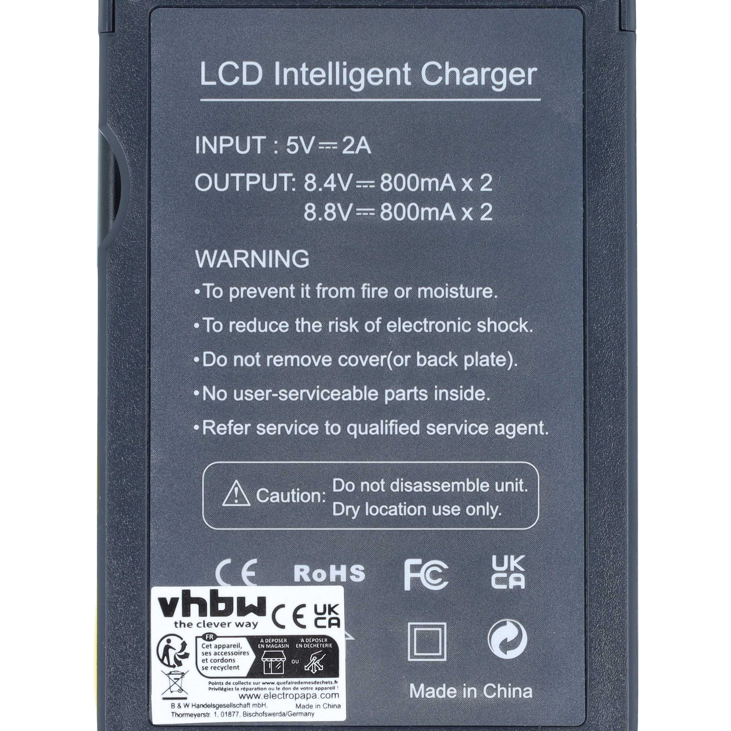Rückseite eines schwarzen LCD-Intelligent-Ladegeräts mit technischen Daten, Warnhinweisen und Zertifizierungssymbolen.
