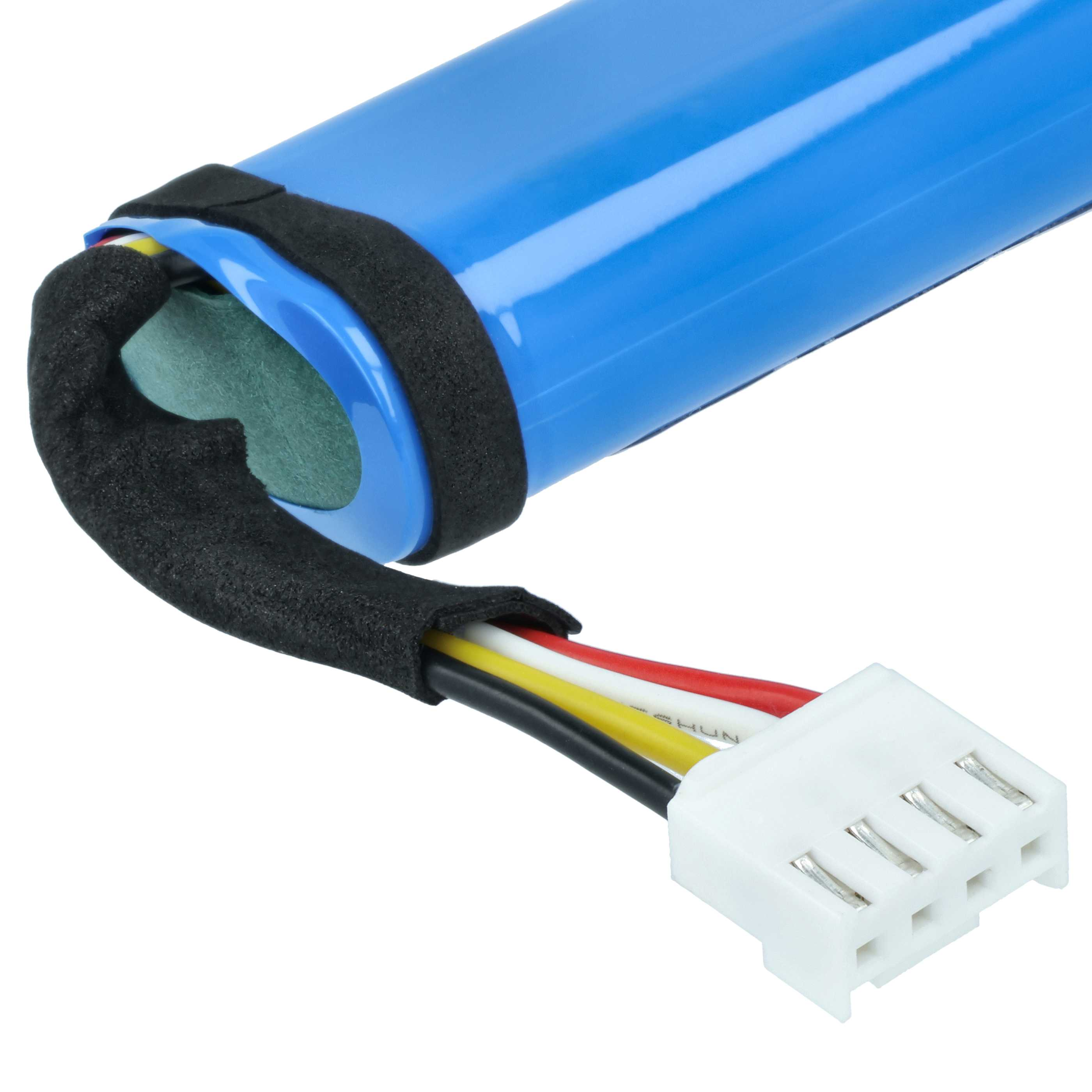 Blaue zylindrische Batterie mit schwarzem Schaumstoffschutz und weißem vierpoligen Stecker auf weißem Hintergrund.