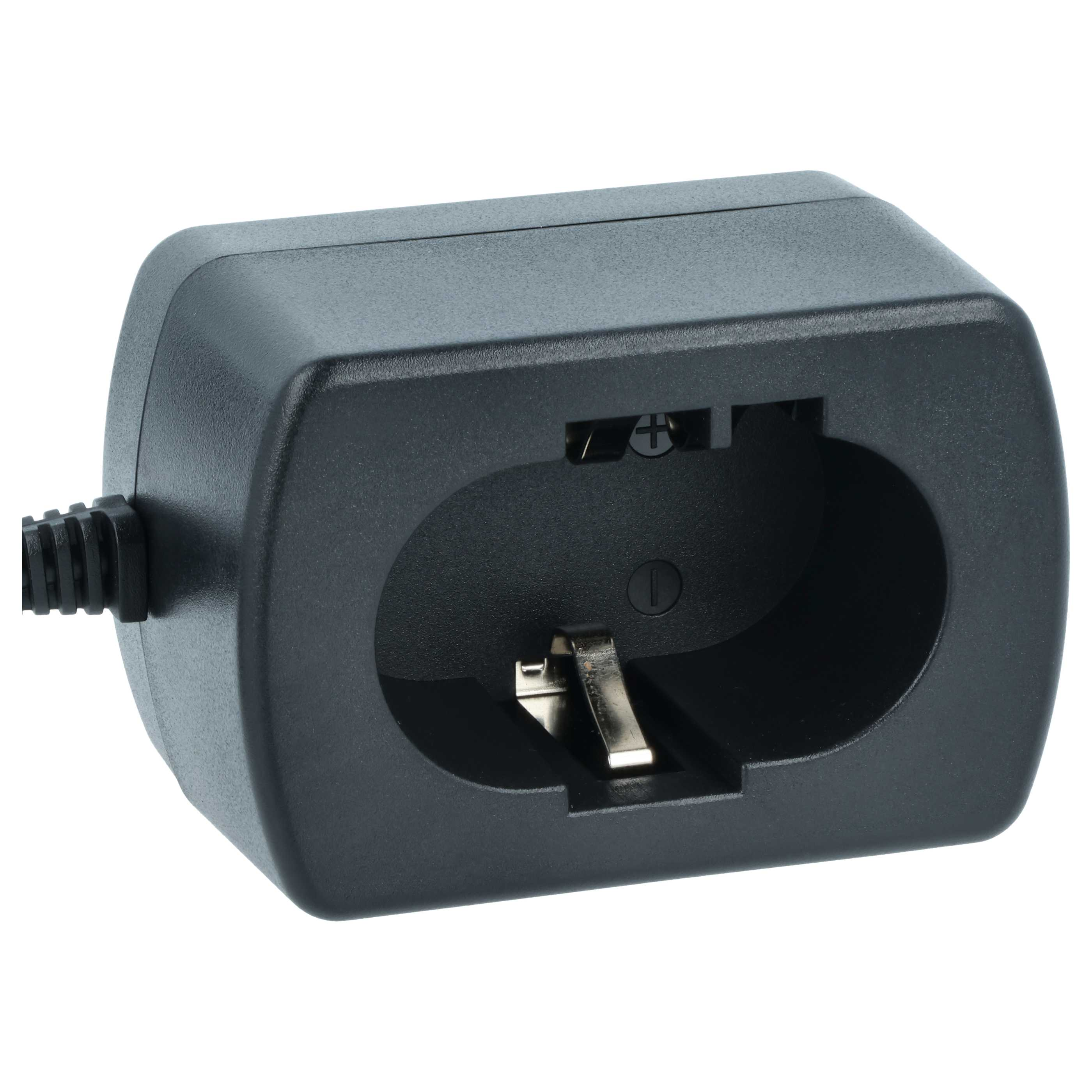 Ein schwarzer Steckdosenadapter mit Metallstift und Netzkabel auf weißem Hintergrund.