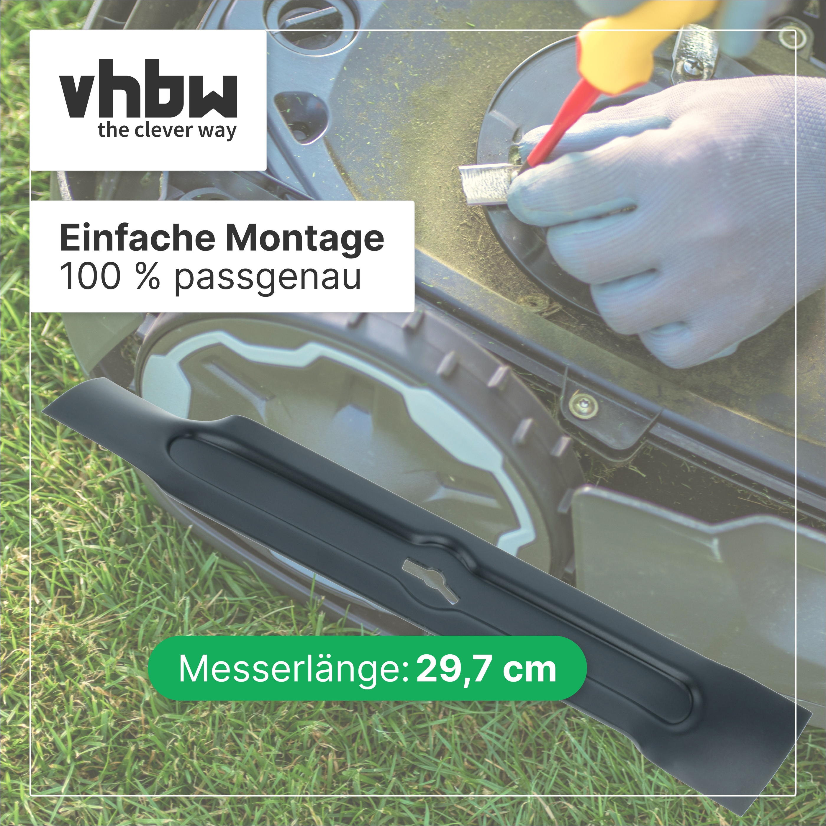 Ein handschuherter Arbeiter montiert eine Klinge an einem Rasenmäherroboter.